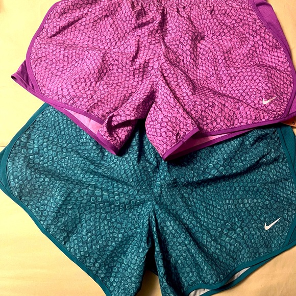 Girls Nike Shorts! - Picture 2 of 3